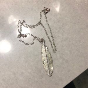 Free people feather necklace